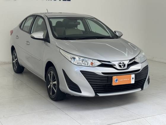 TOYOTA YARIS 1.5 16V FLEX SEDAN XL LIVE MULTIDRIVE TOYOTA YARIS 1.5 16V FLEX SEDAN XL LIVE MULTIDRIVE